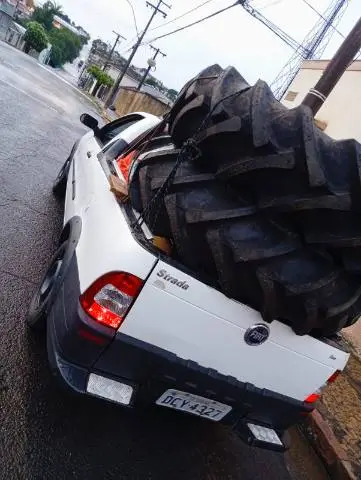 Pneus Agrícolas e Máquinas