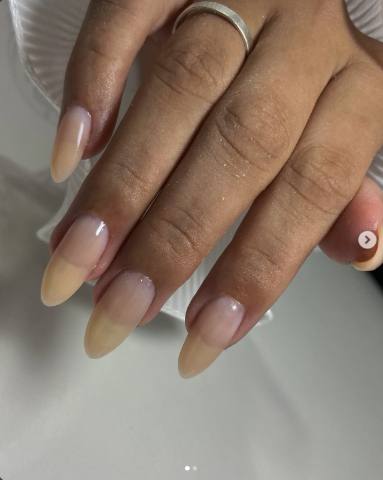 Alongamento de unhas