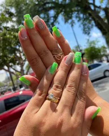 Alongamento de unhas